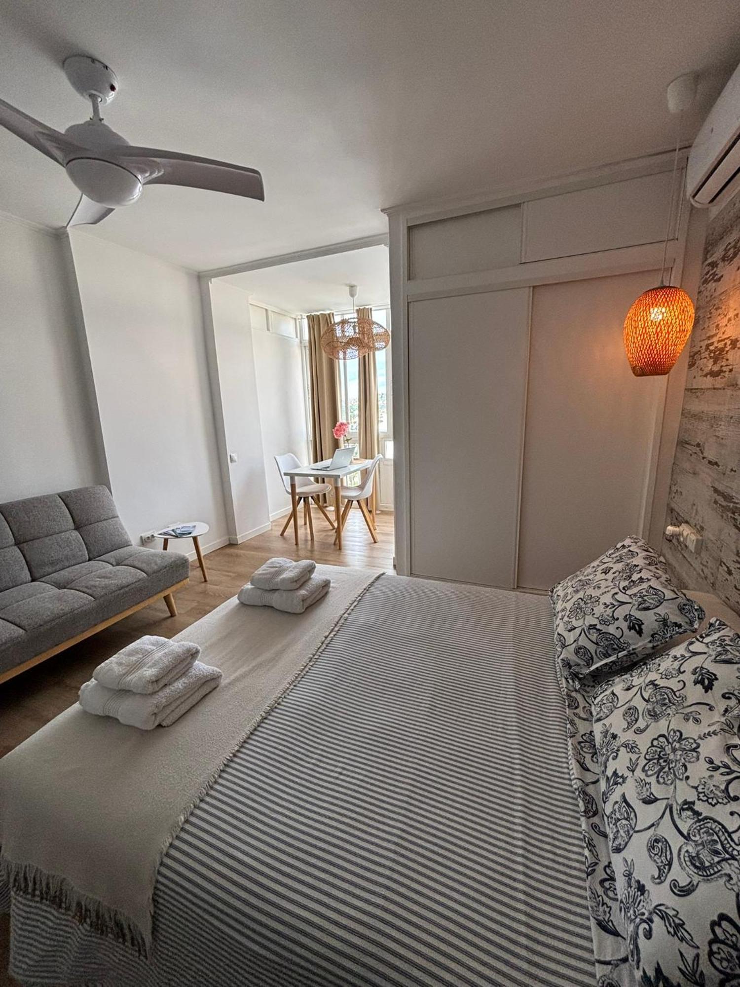Ar Apartments - Central And Modern Apartment In Benalmadena Bagian luar foto